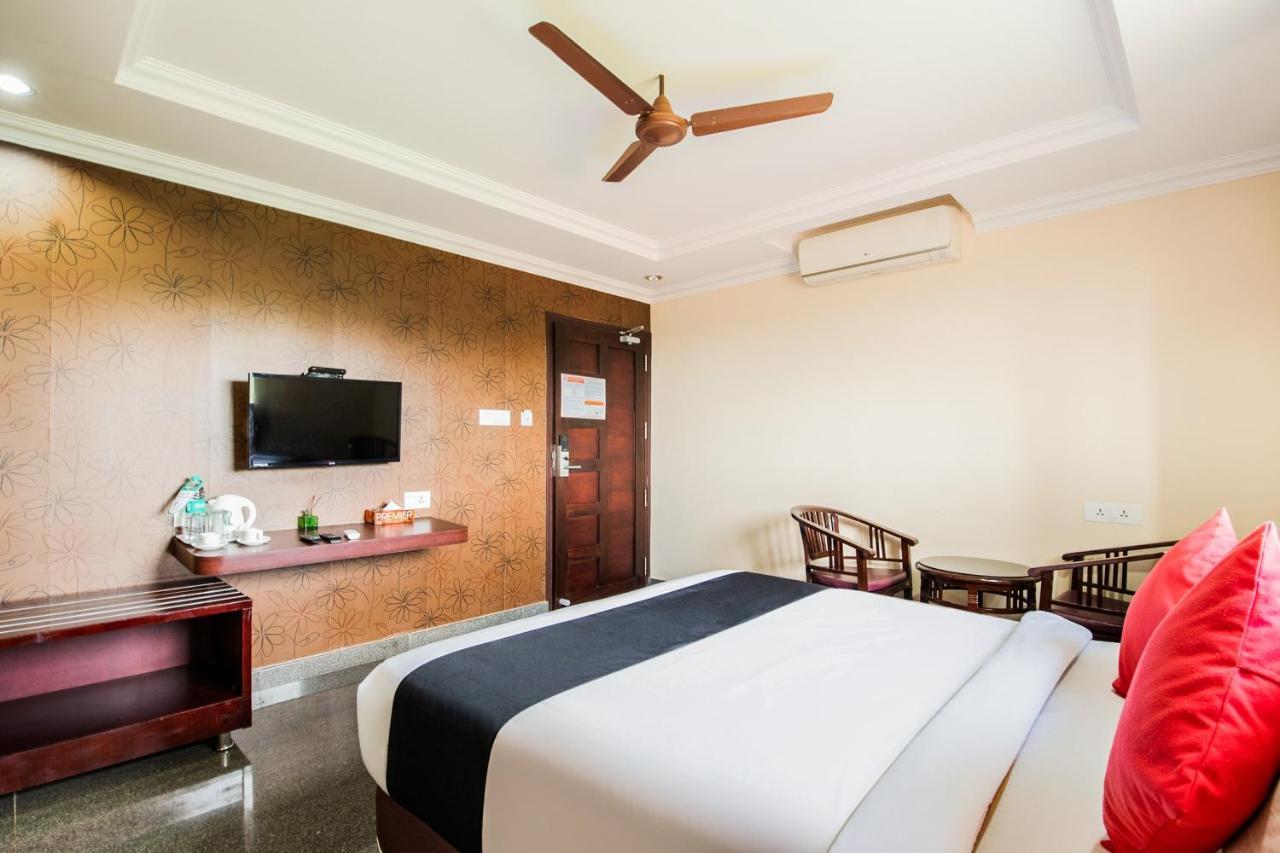 Vaccinated Staff- Capital O 22439 Ratna Forever Hotel Karkal Exterior foto