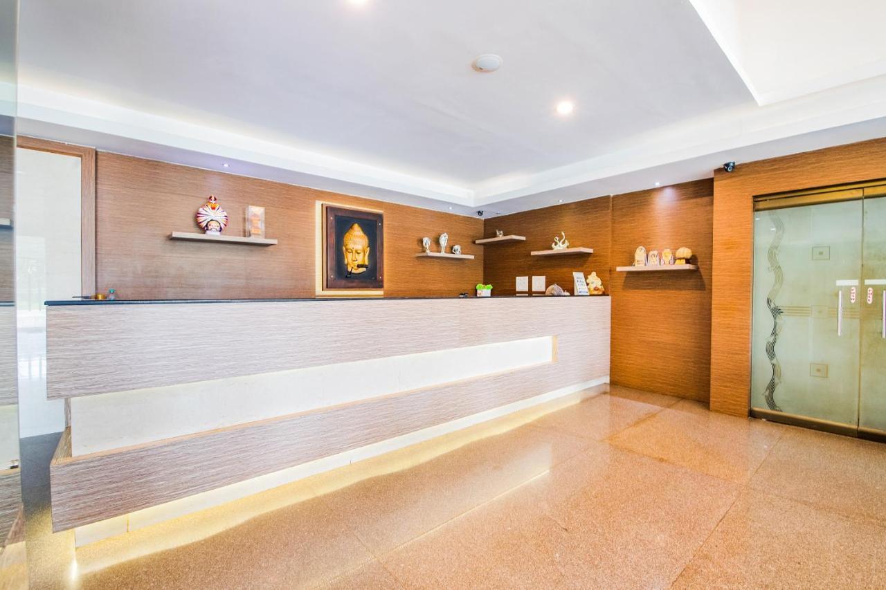 Vaccinated Staff- Capital O 22439 Ratna Forever Hotel Karkal Exterior foto