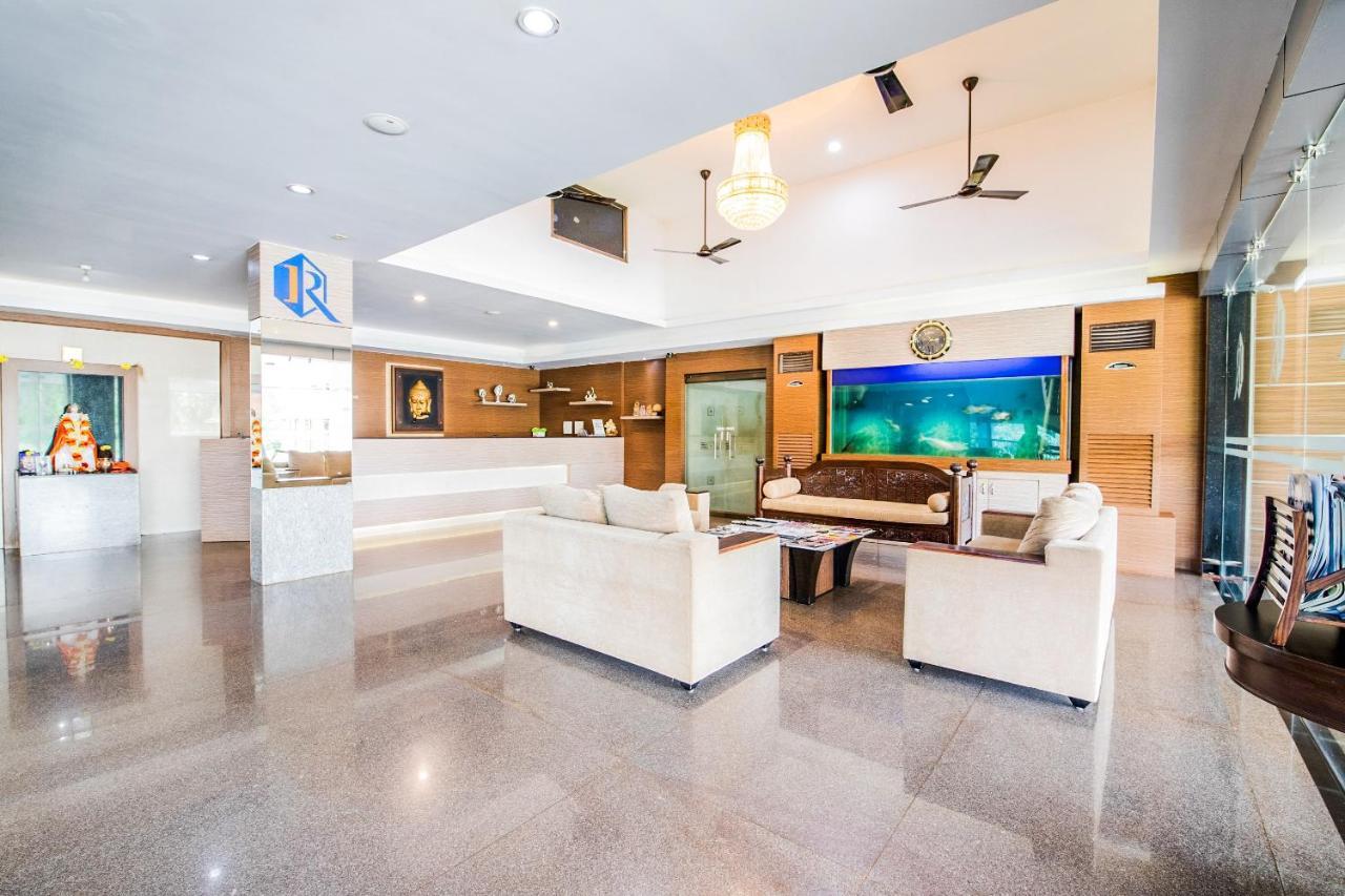 Vaccinated Staff- Capital O 22439 Ratna Forever Hotel Karkal Exterior foto