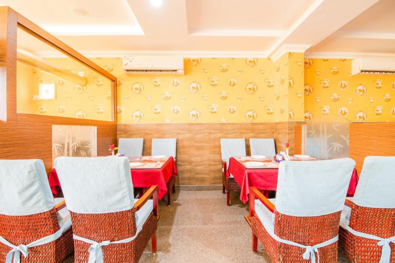 Vaccinated Staff- Capital O 22439 Ratna Forever Hotel Karkal Exterior foto