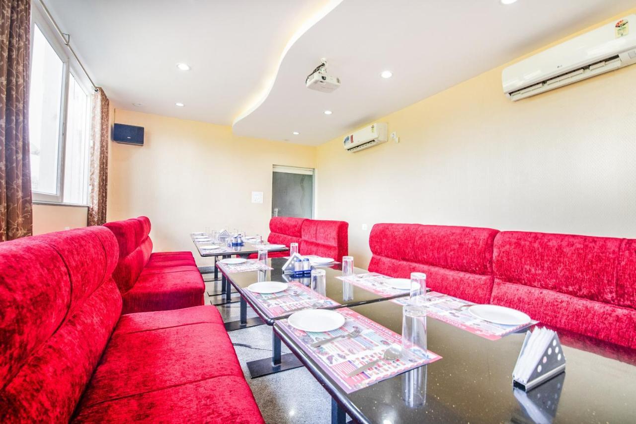 Vaccinated Staff- Capital O 22439 Ratna Forever Hotel Karkal Exterior foto